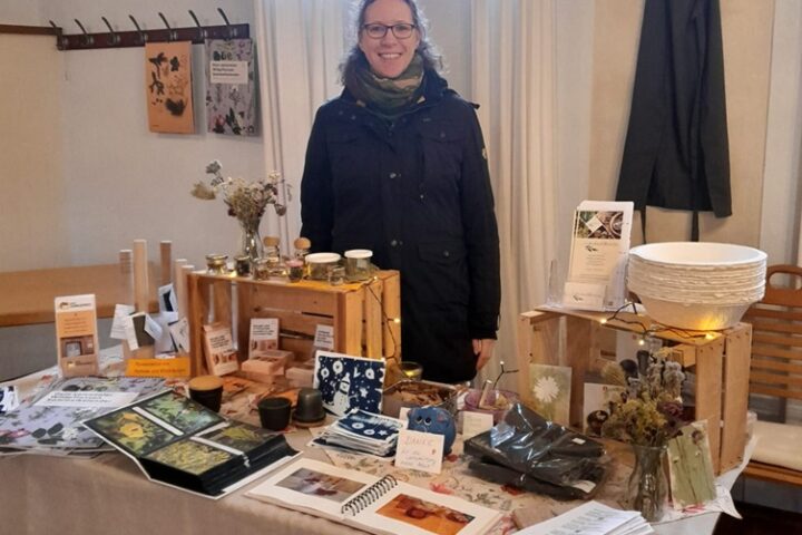 Andrea Winkler beim Weihnachtsmarkt in Stappenbach beim Wirt 2025